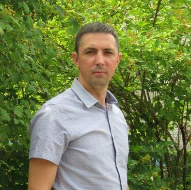 Директор Абдрахманов  Артур Дамирович