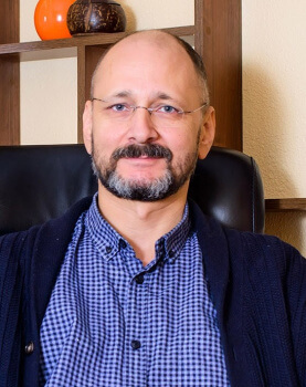 Врач-психотерапевт, гештальт-терапевт системный семейный терапевт  Дмитрий  Николаевич Гололобов