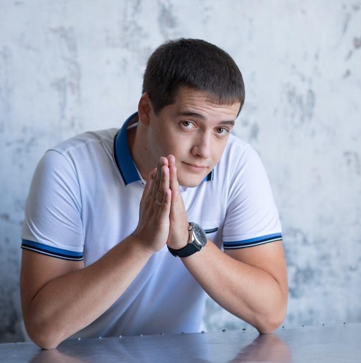 Старший консультант  Сергей Шебеко