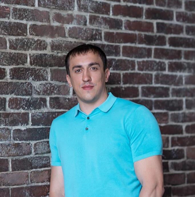 Старший консультант  Андрей Крупнин