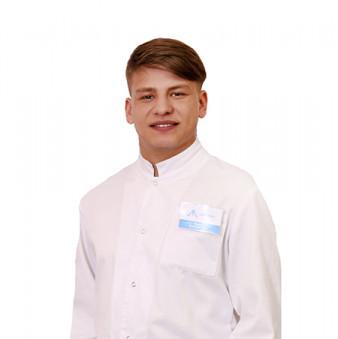 Социальный работник  Валдис Артем Сергеевич