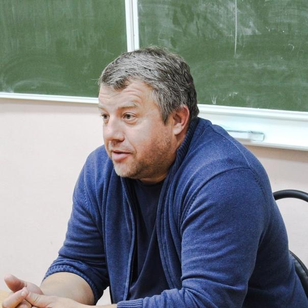 Программный директор центра «Мост»  Дмитрий Полухтин