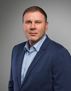 Руководитель Центра Уфимцев  Дмитрий Валериевич