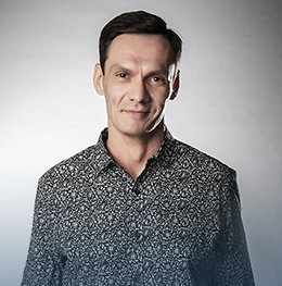 старший консультант  Александр Лайшев