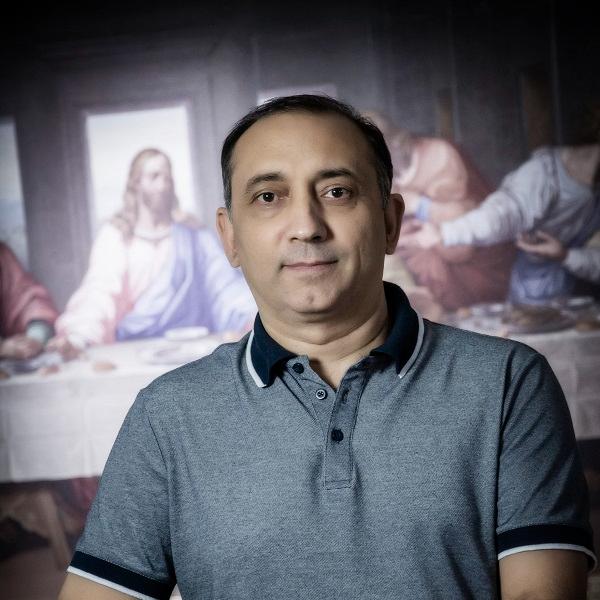 Руководитель АНО «Воскресенье»  Роман Иванович Прищенко