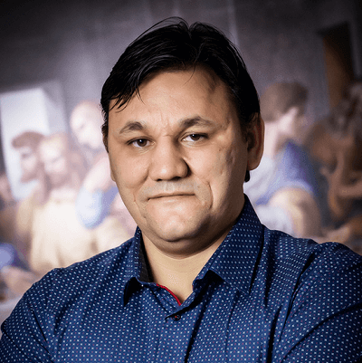 Административный директор, консультант  Айдар Ильдарович Хамзин