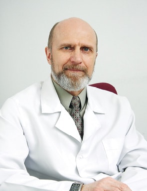 К.м.н., психиатр-нарколог. Специалист в реабилитационном центре по реабилитации наркозависимых “Семья” Вершинин  Максим Алексеевич