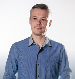 старший консультант  Константин Котов