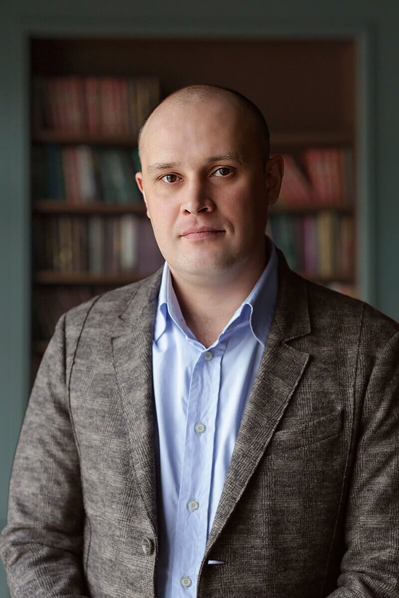 Директор реабилитационного центра Елисеев Александр Валерьевич