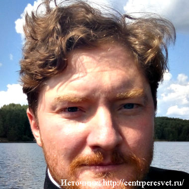 Духовник организации, а с июля 2016 года её председатель. Занимается работой с химически зависимыми людьми с 2010 года священник Антоний Белов