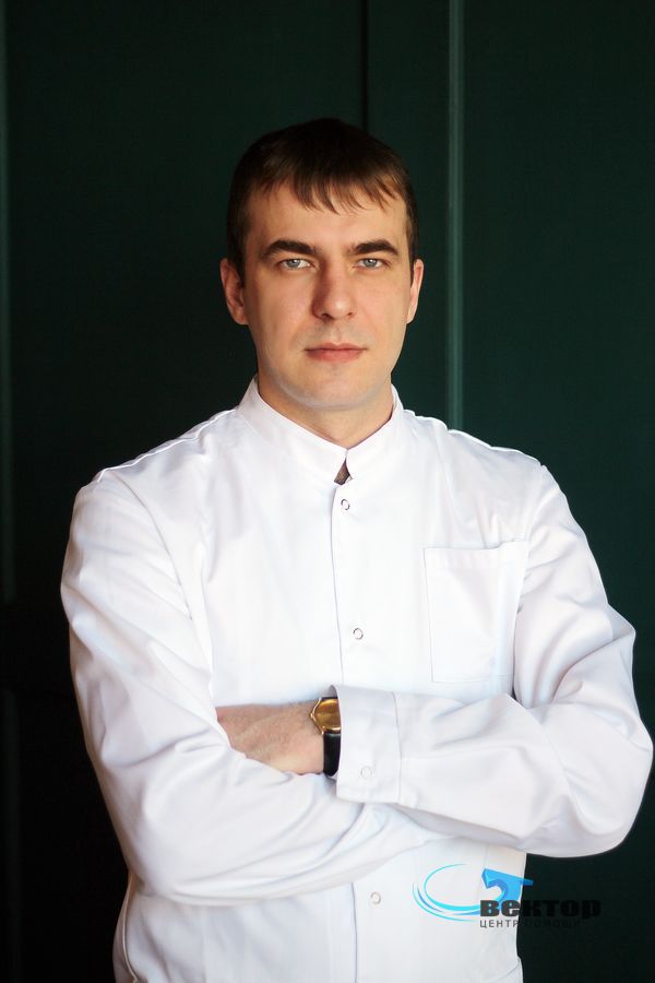 Консультант  Артем Потолов